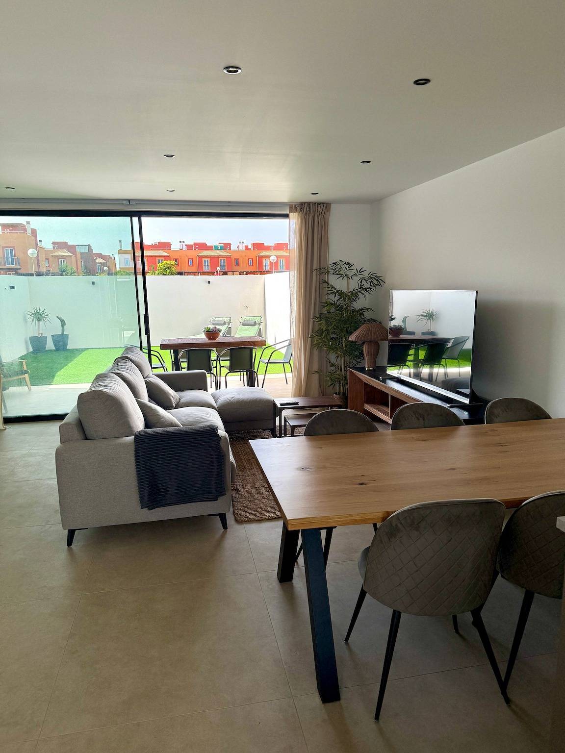 Holiday Home 'Salitre y Lava' with Shared Pool and Private Terrace in Geafond, La Oliva