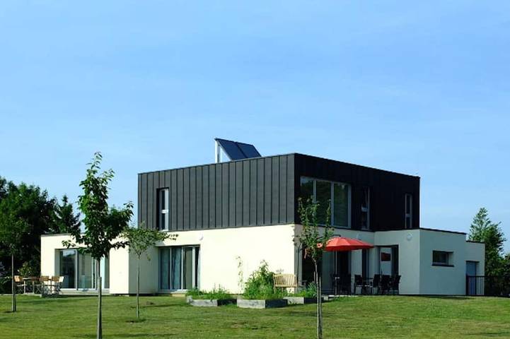 Gîte pour 6 personnes, avec jardin et terrasse dans La Vaupalière