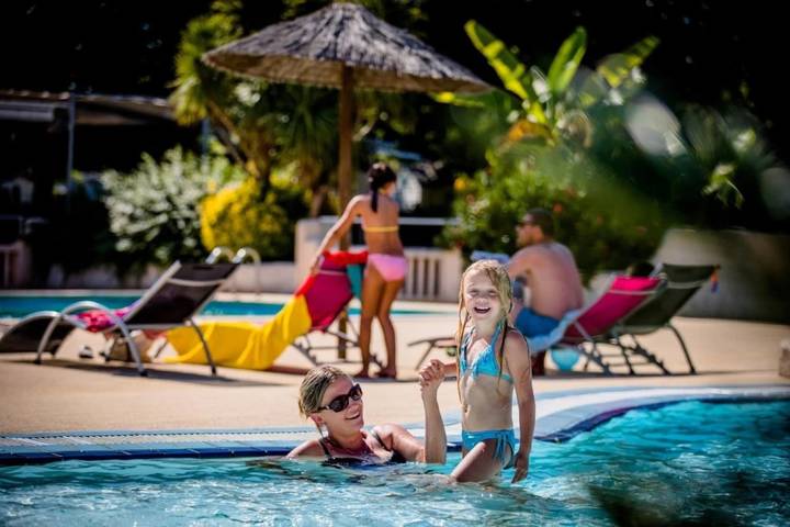 Mobil home pour 6 personnes, avec bassin pour enfant à Sainte-Eulalie-en-Born - 4