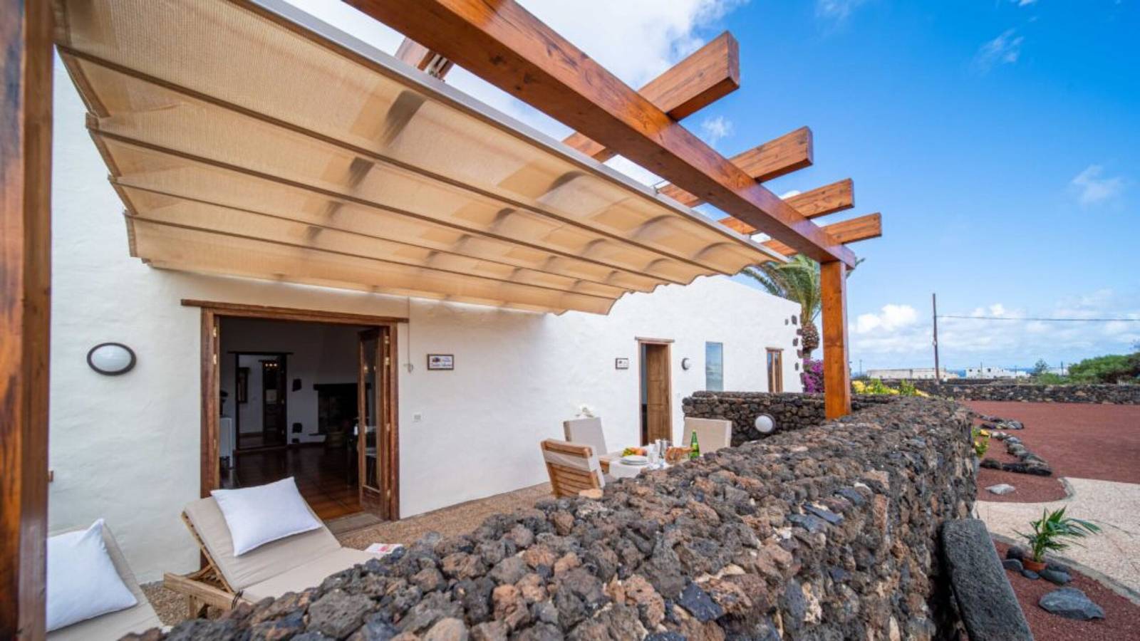 Vacation Home 'Casa Margarita 2' with Mountain View, 2 Terraces & Wi-Fi in Mala, Haría