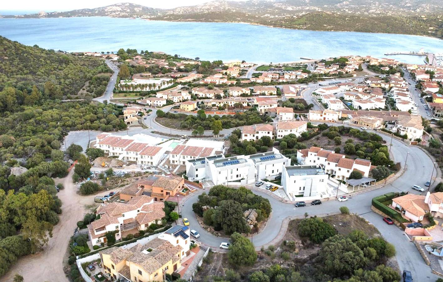 Appartamento intero, Appartamento con vista mare, terrazza e Wi-Fi, a 700 m dalla spiaggia in Cannigione, Arzachena