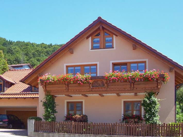Ferienhaus für 9 Personen, mit Balkon und Terrasse