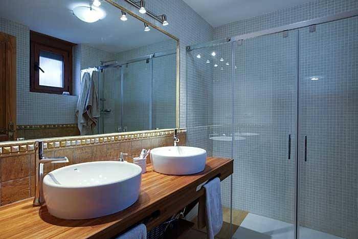 Casa rural para 12 personas, con Balcón y Terraza además de Jacuzzi y Jardín en Murillo de Gállego - 3