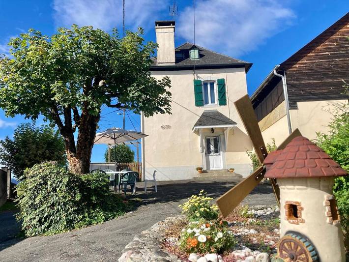 Location de vacances pour 6 personnes, avec Terrasse ainsi que Jardin et Vue à Herrère