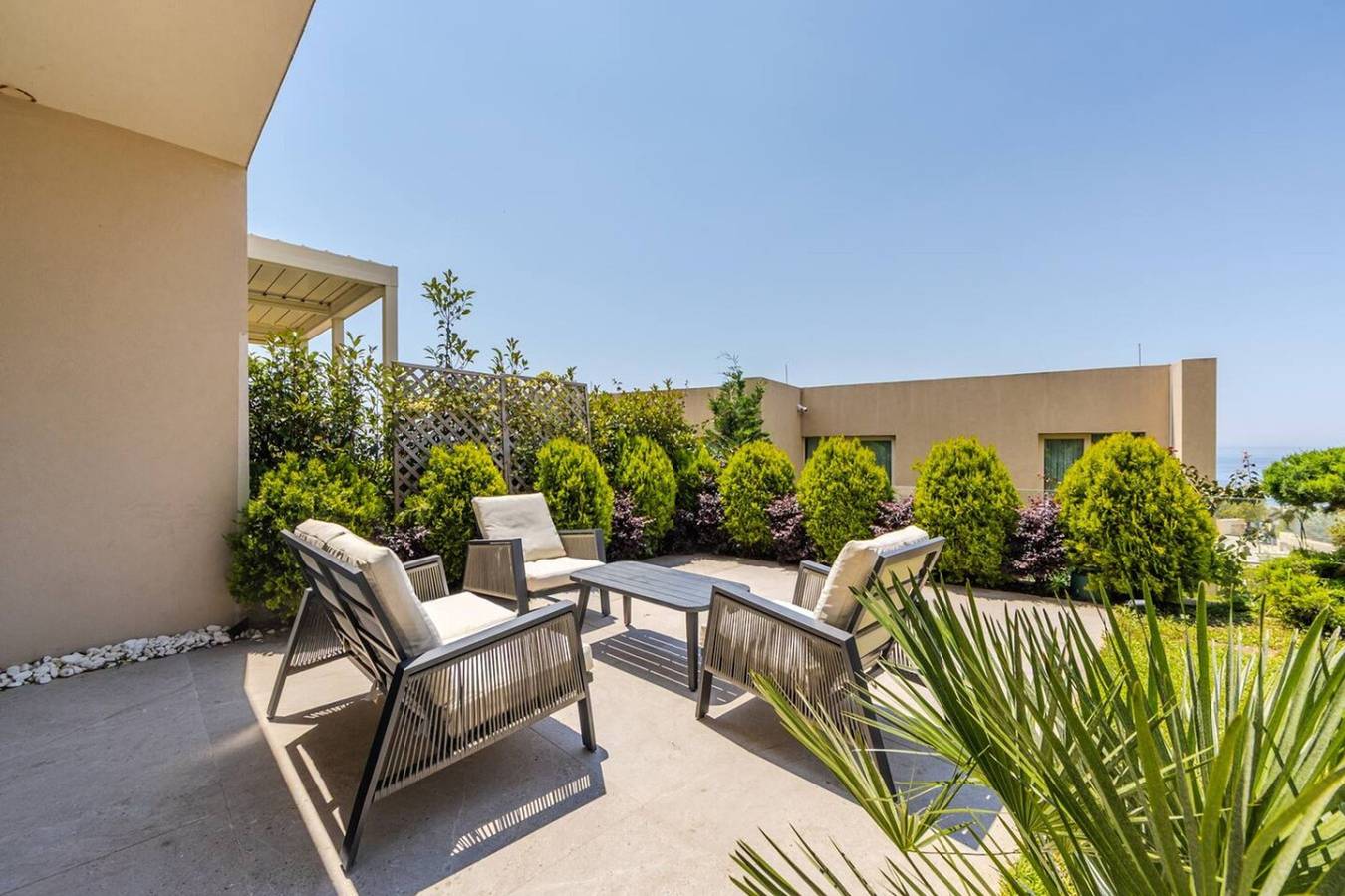 Luxe Green Coast Villa | Jacuzzi & Free Buggy in Himarë, Vlorë