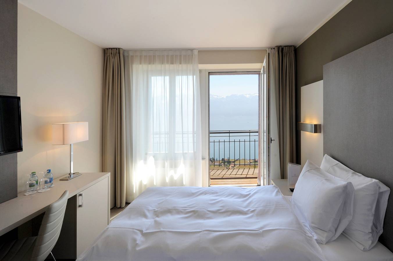 Préalpina - Doppelzimmer mit Balkon in Chexbres, Genfer See