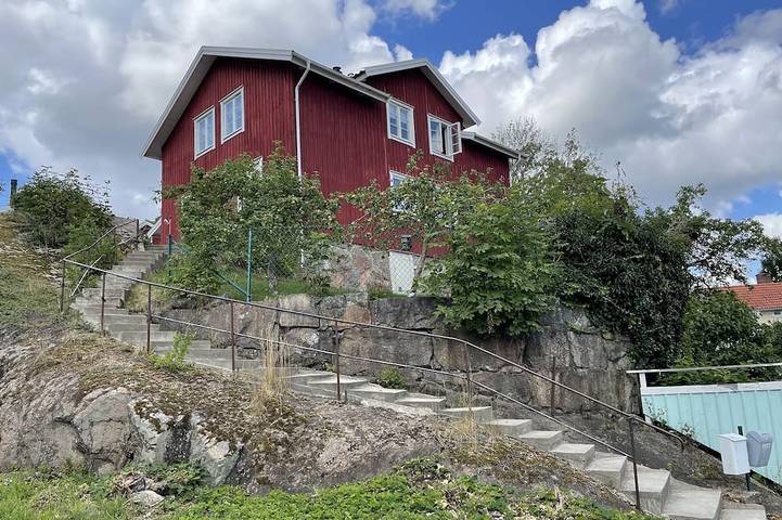 Villa for 6 people, with yard and hot tub in Sweden