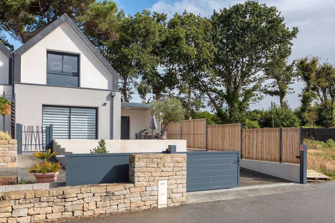 Casa de vacaciones 'Maison Moderne' con terraza privada, Wi-Fi y aire acondicionado in Fouesnant, Côte de Cornouaille
