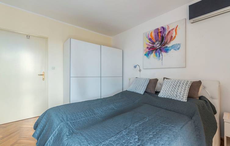 Ferienwohnung für 4 Personen, mit Balkon/Terrasse in Poreč - 2