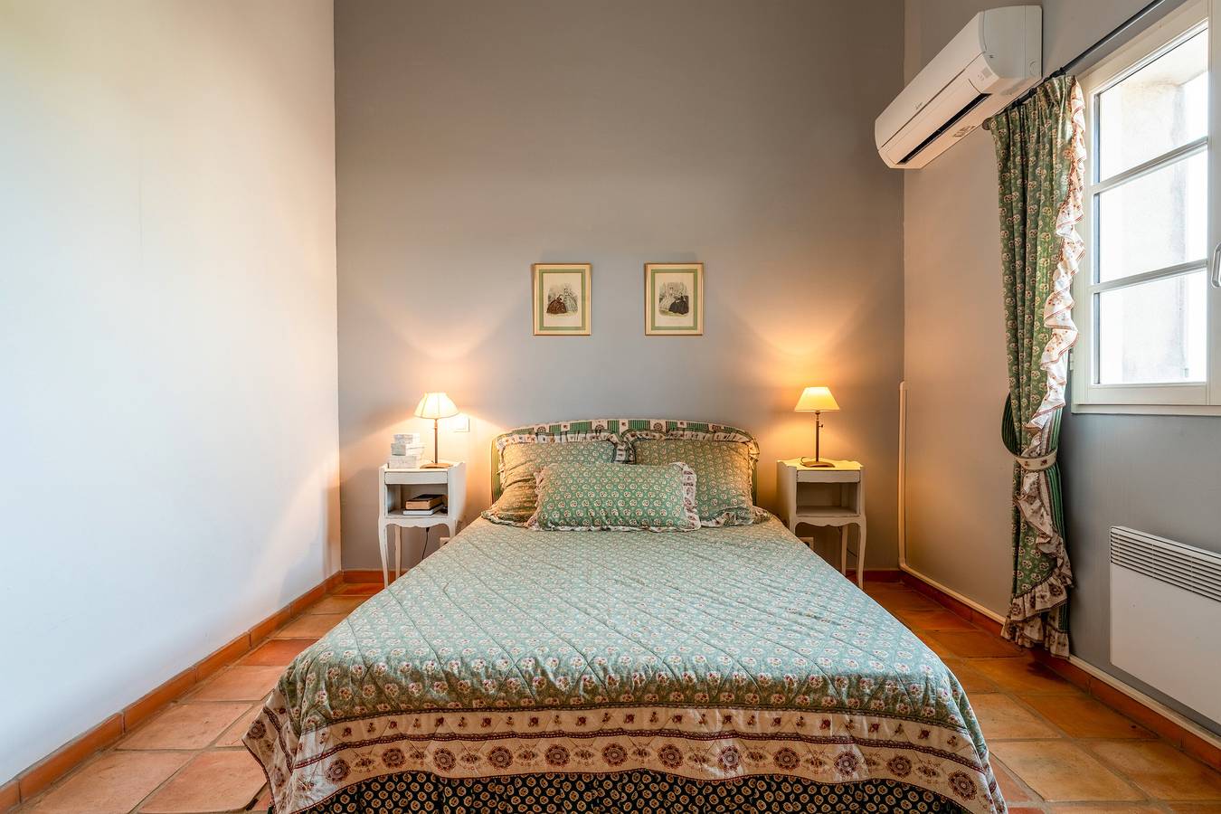 Chambre d’hôtes « Provence » avec terrasse partagée, jardin commun et Wi-Fi in Estézargues, Région de Nîmes