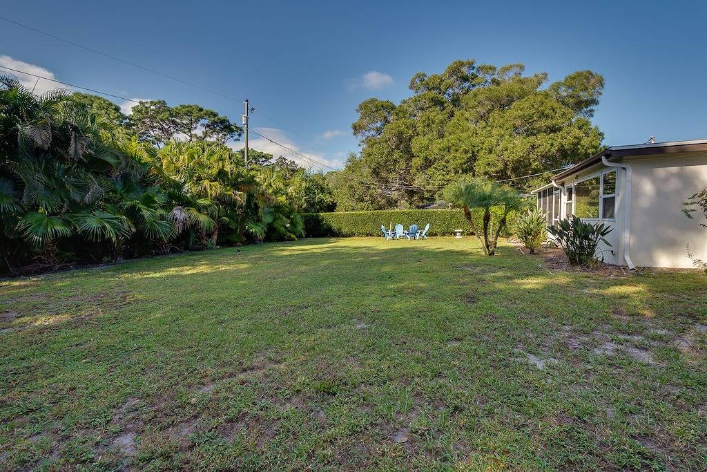 ⭐️Perfect for Families & Groups⭐️7mi-Beach/Dwtn🏖 Bbq⭐️Fire-Pit⭐️Dogs Welcome! in Largo, Pinellas County