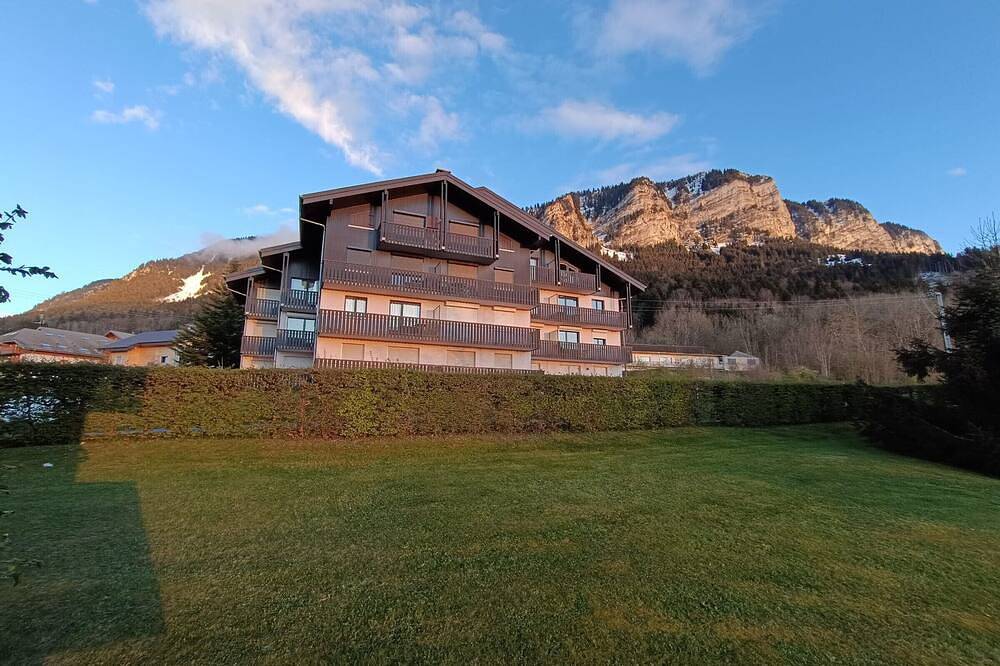 Entire apartment, Cozy apartment near ski slopes with garage in Thollon-les-Mémises, Thonon-les-Bains region