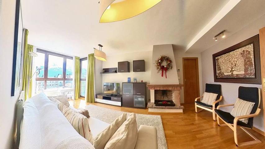 Apartamento para 6 personas, con vistas y terraza en Escarrilla