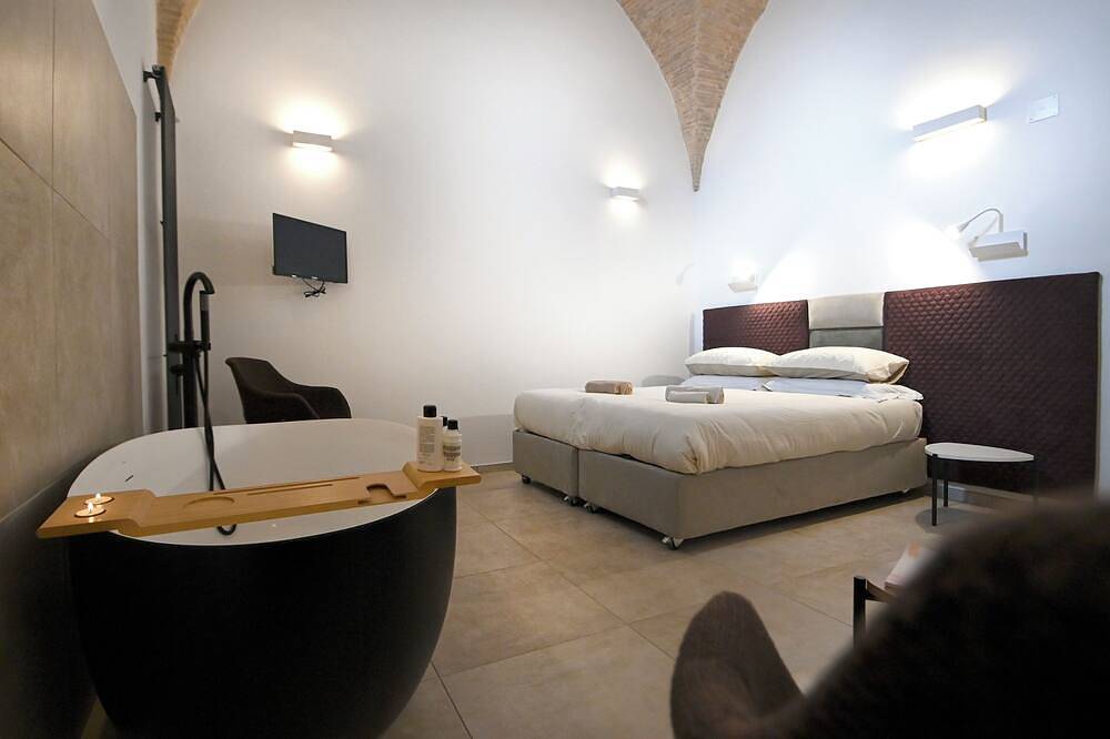 Suitehome B&B with bath in Troia, Foggia Province