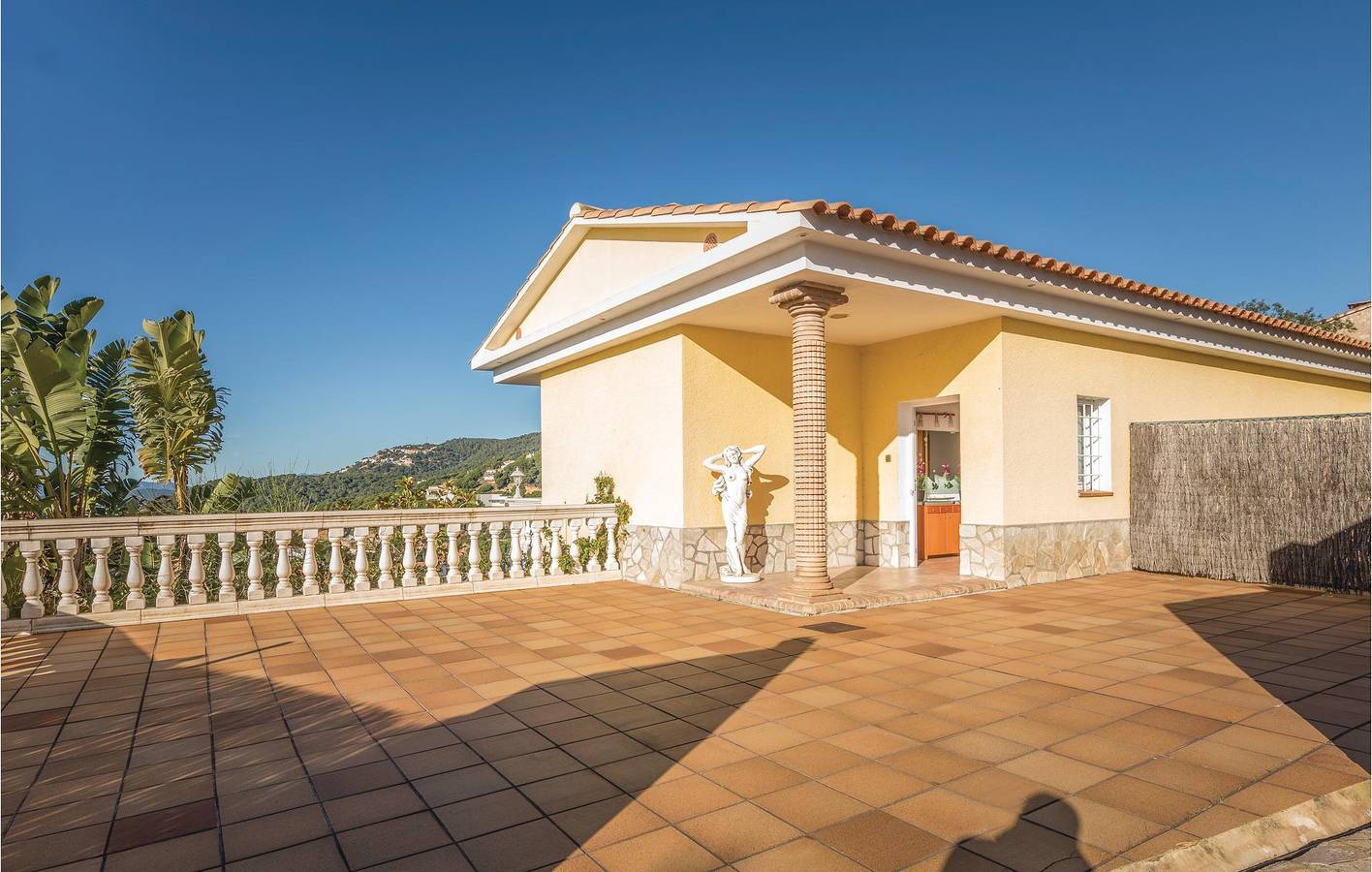Appartamento Llorell: Piscina, Terrazza, Internet! in Canyelles, Lloret de Mar