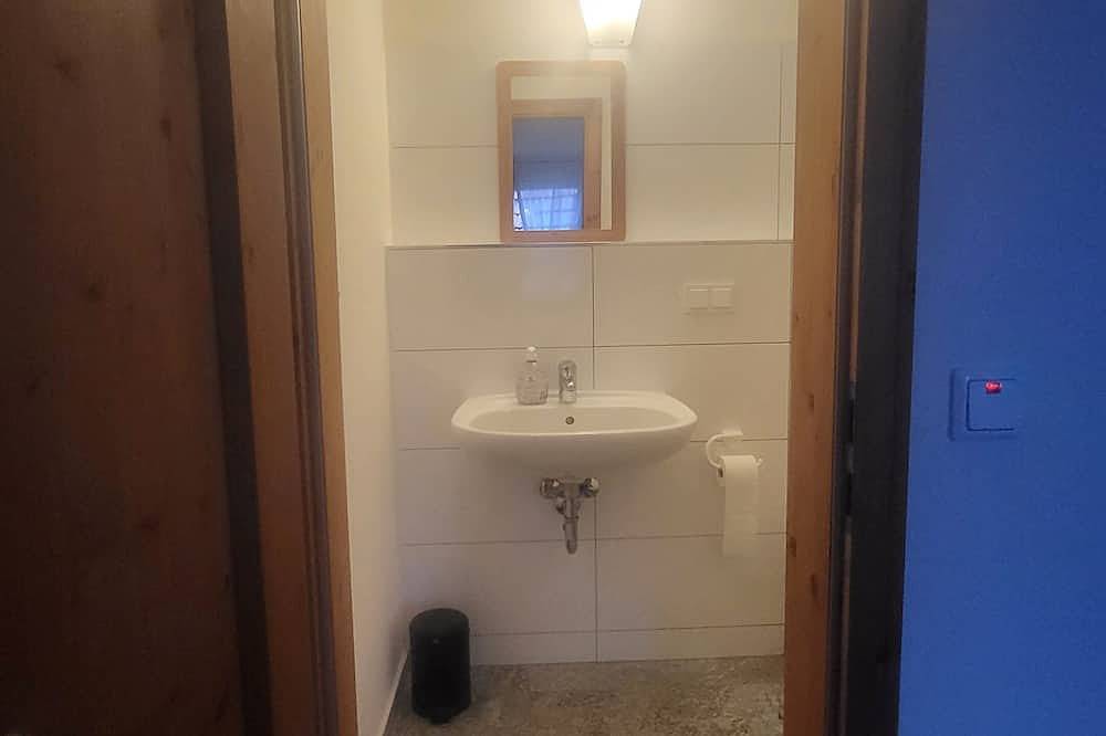 Ganze Wohnung, Dachstudio im Winzerhaus König - 40 m2 - ruhige Lage in Rhodt unter Rietburg, Südliche Weinstraße