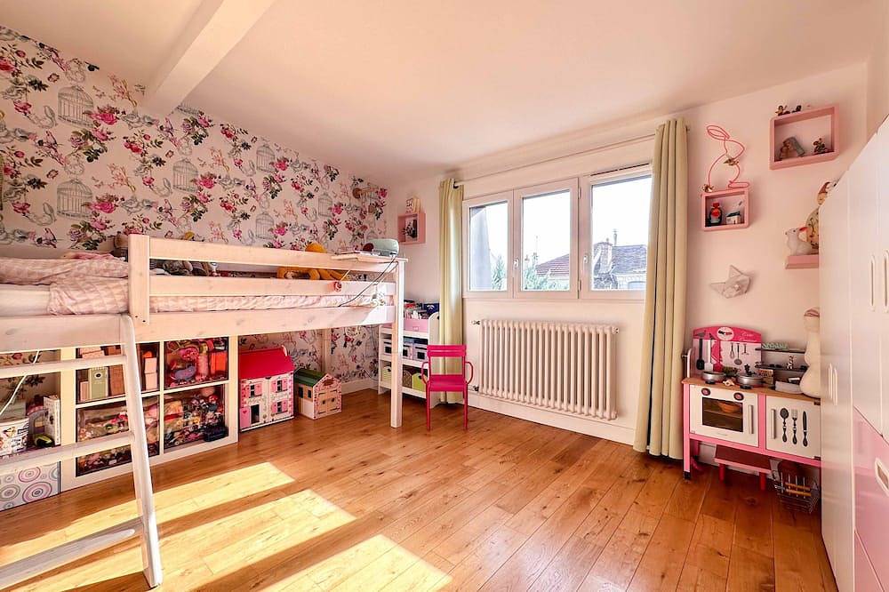 Magnifique Maison Familiale - Idéalement Située Pour les Jo 2024 in Colombes, Altos del Sena