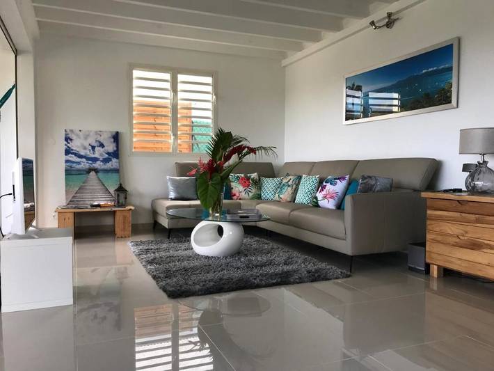 Location de vacances pour 8 personnes, avec vue ainsi que jardin et piscine à Petit-Bourg - 4