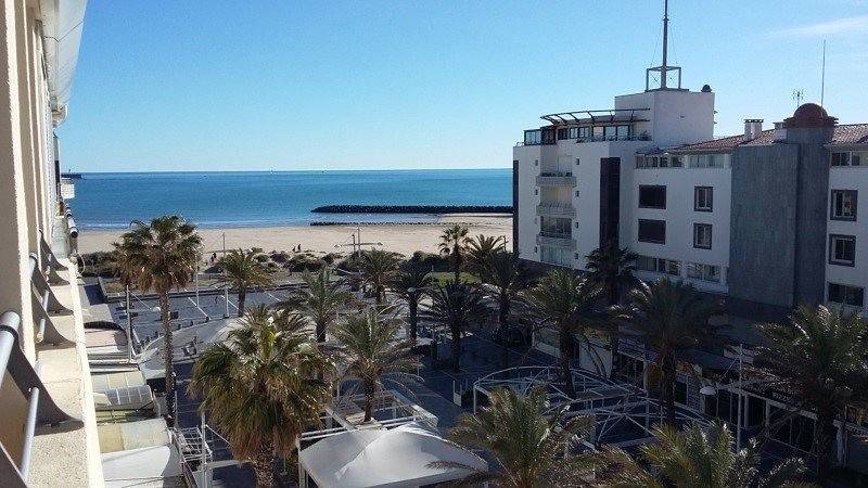 Appartement de vacances entier, 2 Pièces climatisé cabine 5 couchages 50 m plage Rochelongue Cap D'Agde in Cap d'Agde, Agde