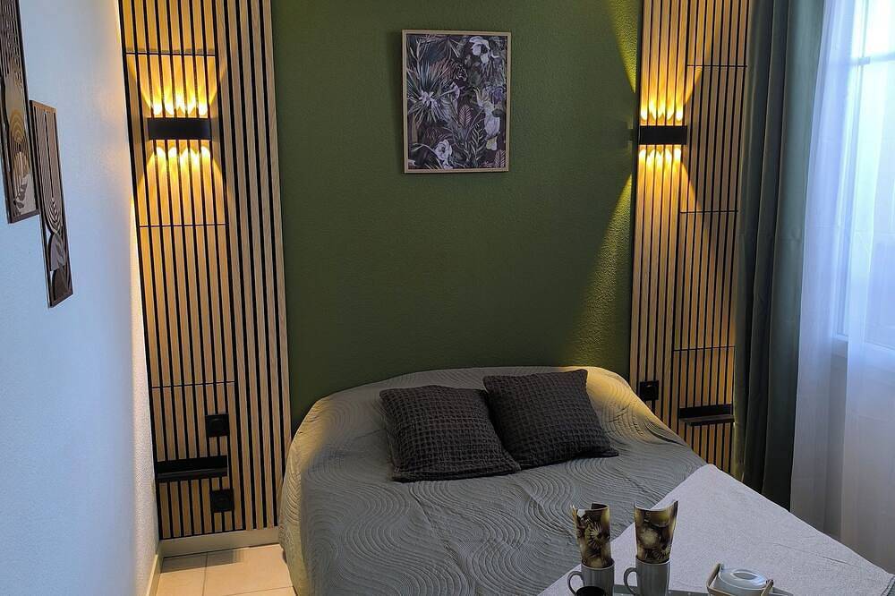 Appartement entier, Au calme, Appartement à 5 mn de Beaune, piscine, sauna, à proximité du Golf in Levernois, Région de Beaune