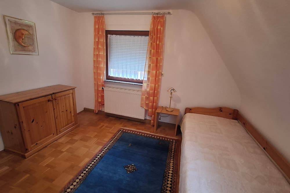 Ganze Wohnung, Haus am Röthel, am Schwarzwaldrand mit Aussicht in die Rheinebene. in Lauf, Mittlerer Schwarzwald