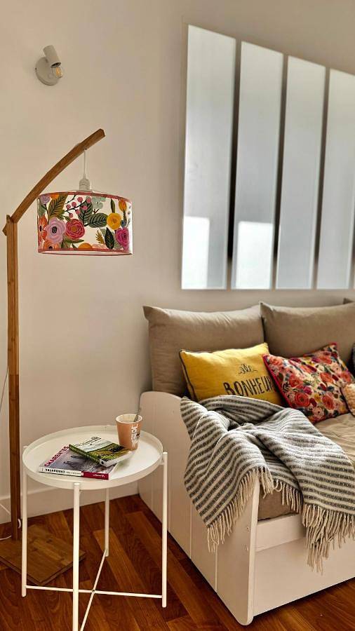 Location de vacances pour 5 personnes, avec piscine ainsi que vue et jardin à Saint-Simeux - 2