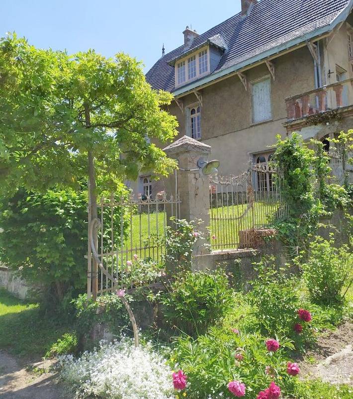 Location de vacances pour 4 personnes, avec Terrasse et Jardin ainsi que Piscine et Vue à Vernaison