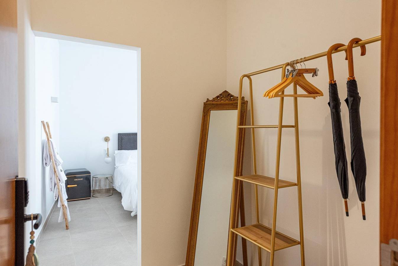 Cas Català - Junior Suite Vc -  Bonita habitación en hotel-boutique con vistas a la ciudad, piscina compartida y Wifi gratis in Sineu, Interior de Mallorca