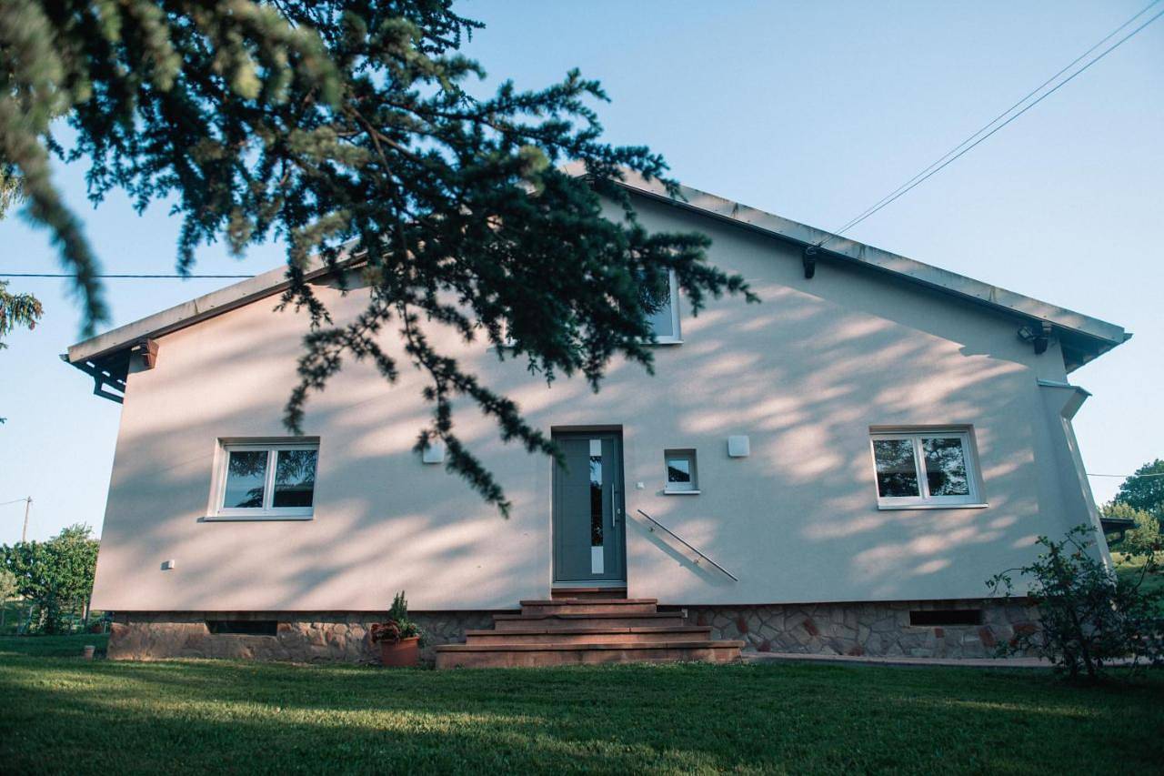 Six-Bedroom House in Dossenheim-sur-Zinsel, Région de Saverne