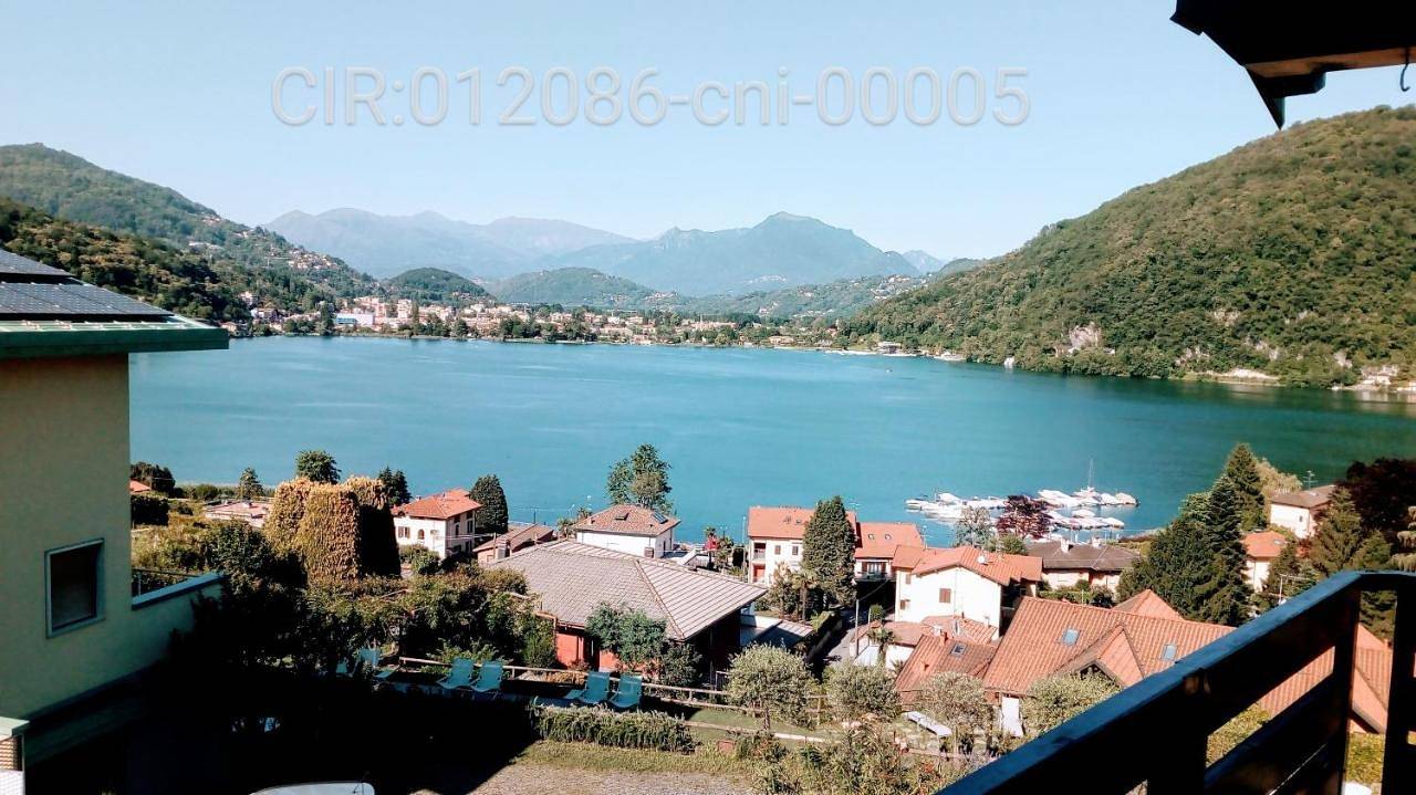 Ganze Wohnung, Villa Panoramica in Lavena Ponte Tresa, Luganer See (Lombardei)