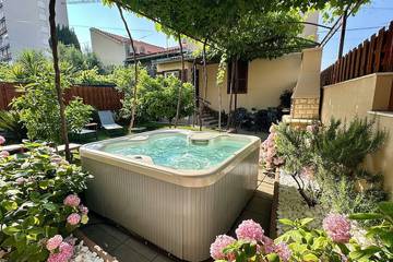 Villa für 4 Personen, mit Garten und Whirlpool in Split