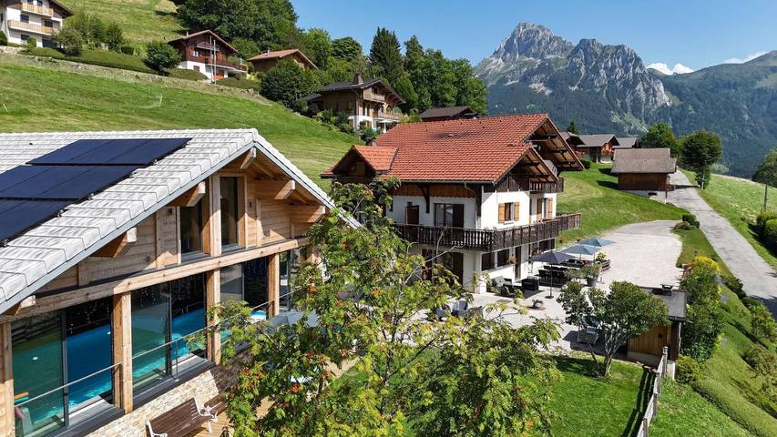 Chalet pour 30 personnes, avec jardin et balcon - 1