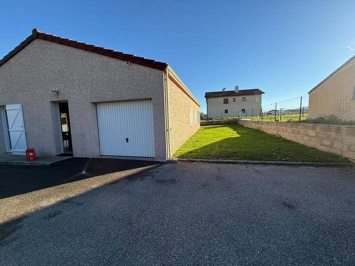 Location de vacances pour 8 personnes, avec terrasse, animaux acceptés à Saint-Clair (Ardèche)