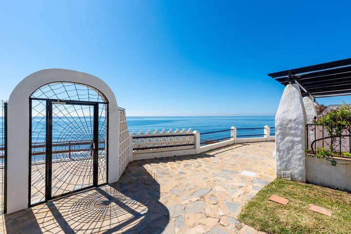 Apartamento entero, Pequeño paraíso en la playa de Calahonda I in Sitio de Calahonda, Mijas