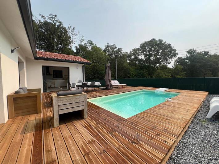 Location de vacances pour 10 personnes, avec vue ainsi que jardin et piscine à Magescq - 3