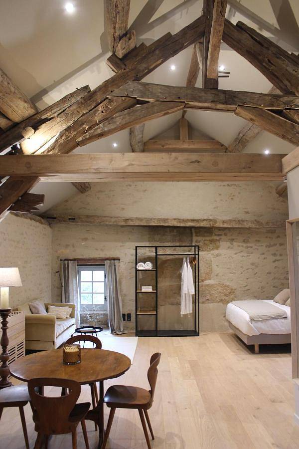 Gîte pour 2 personnes, avec terrasse dans Château de Châteauneuf - 2