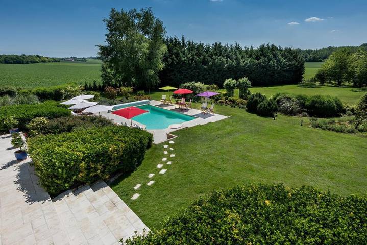 Chambre d’hôte pour 2 personnes, avec Terrasse et Jacuzzi ainsi que Jardin et Piscine