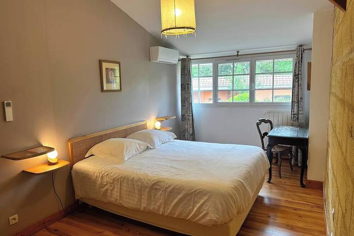 Location de vacances pour 5 personnes, avec terrasse ainsi que piscine et jardin à Saint-Caprais-de-Bordeaux - 4