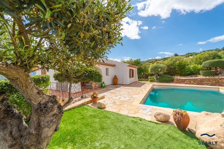 Location de vacances pour 9 personnes, avec jardin à Porto Ottiolu - 2