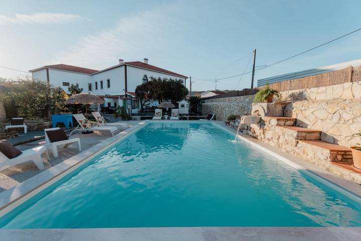 Bed and breakfast para 3 pessoas, com piscina e jardim em Torres Vedras