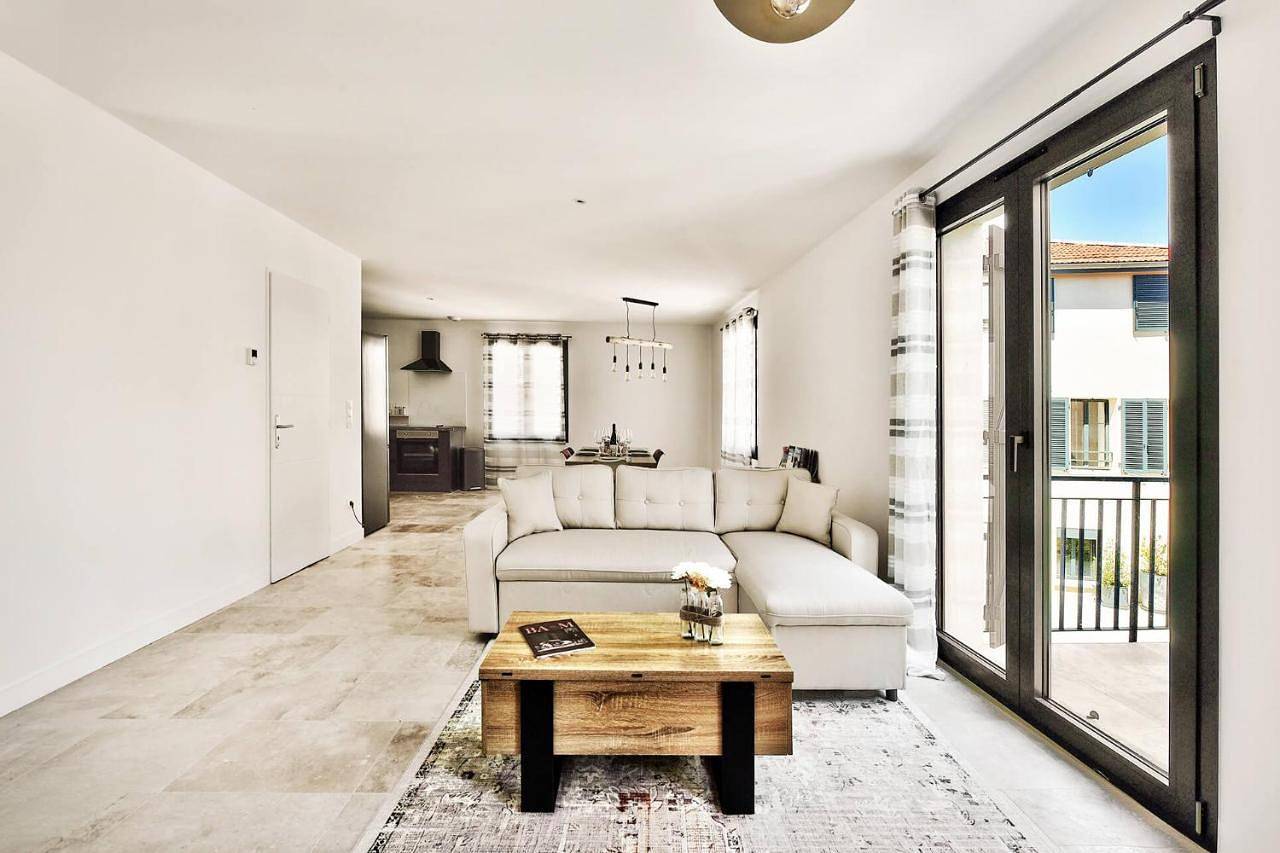 Appartement entier, Maison neuve, terrasse & garage proche Lyon in Saint-Didier-au-Mont-d'Or, Lyon et ses environs