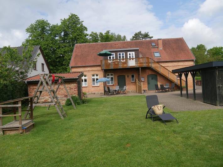Ferienwohnung für 5 Personen, mit Terrasse und Garten in Vipperow - 2