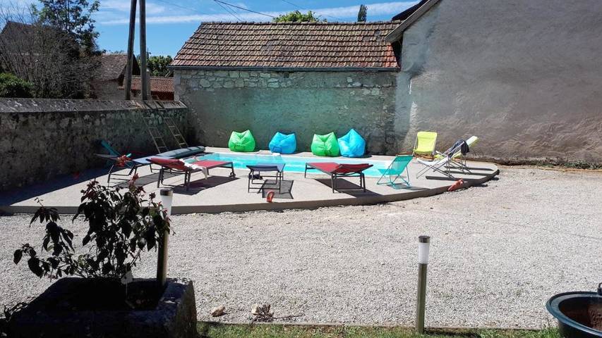 Location de vacances pour 8 personnes, avec piscine et vue, animaux acceptés dans Lhuis - 4