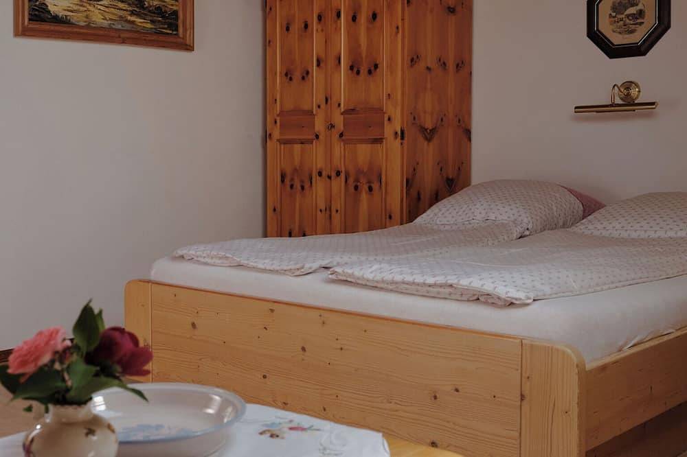 Ganze Wohnung, Ferienwohnung Kampenwand, 55 qm Obergeschoss, 2 separate Schlafzimmer in Riedering, Chiemgauer Alpen