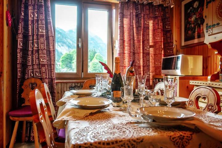 Gîte pour 6 personnes, avec vue et jardin dans Brusson