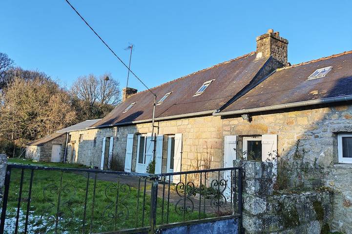 Location de vacances pour 9 personnes, avec jardin à Mellionnec