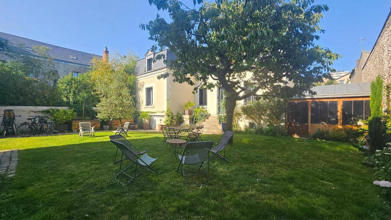 Gite Au Coeur de Tours, familial avec jardin au calme, parking in Tours, Región de Tours