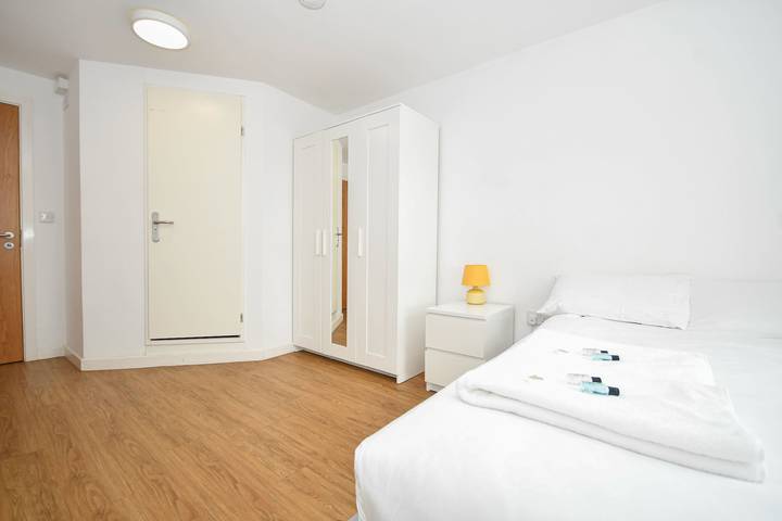 Ganze Wohnung, Massive 13-Br Liverpool Apartment – Retreat in Liverpool, Merseyside