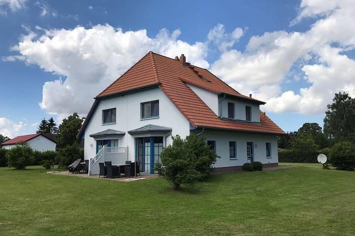 Ferienhaus für 6 Personen, mit Terrasse und Garten in Garz/Rügen
