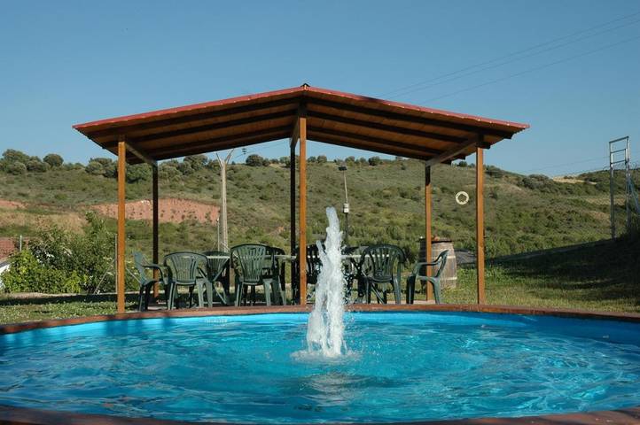 Casa rural para 15 personas, con Terraza y Jardín además de Piscina y Vistas en La Rioja